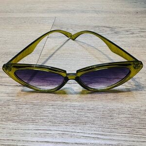 Green Cat-Eye Sunglasses with Gradient Lenses